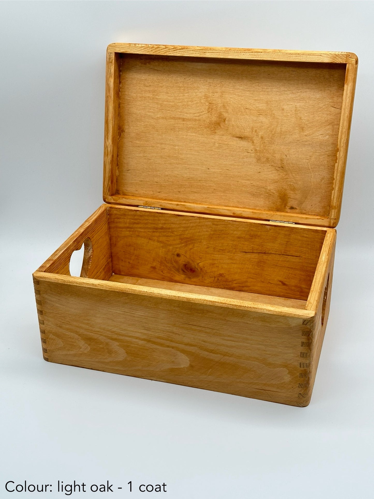 Painted box with heart - light oak