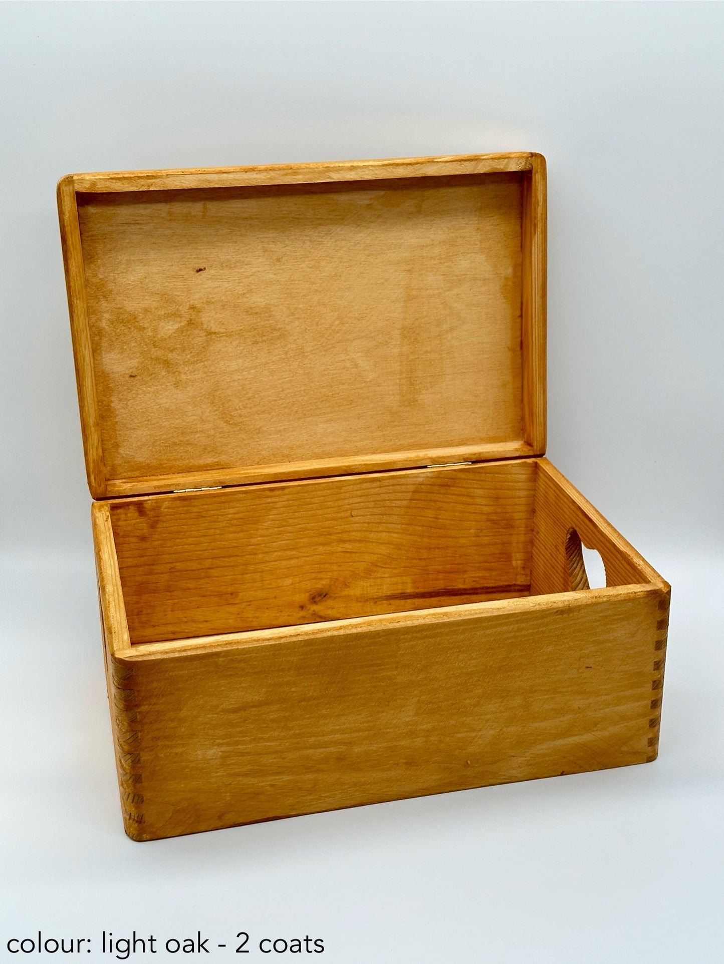 Painted box with heart - light oak