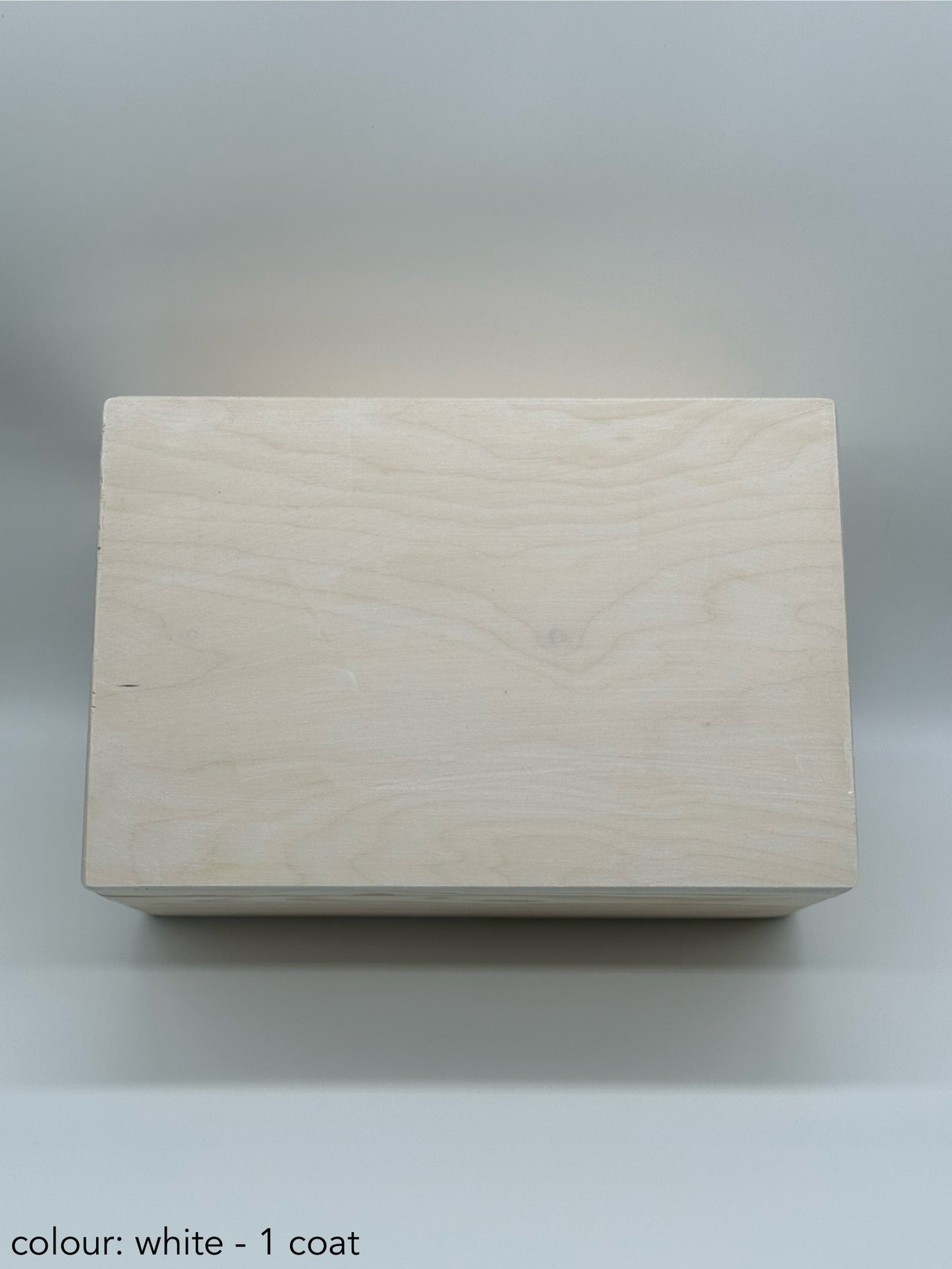 Painted box with heart - white