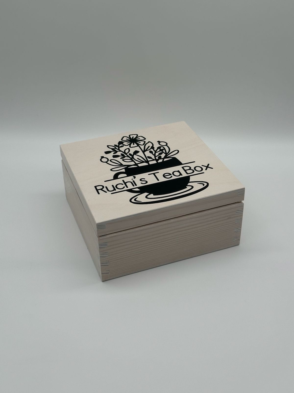Personalised tea box – Cup with Flowers – 4 compartments