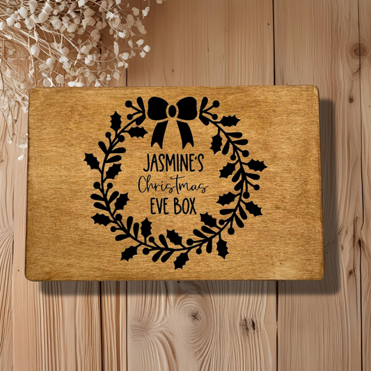 Personalised Wooden Christmas Gift Box – Wreath Edition – Large Rectangular