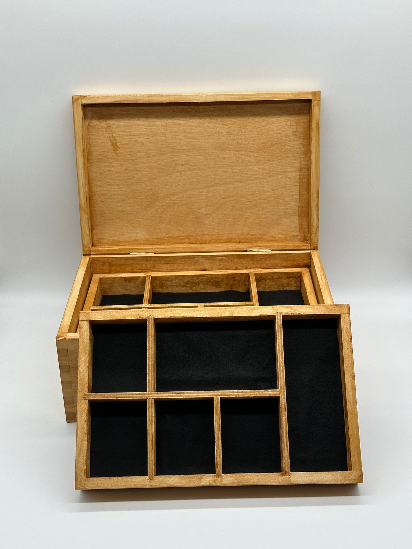 Painted jewellery box with felt - light oak